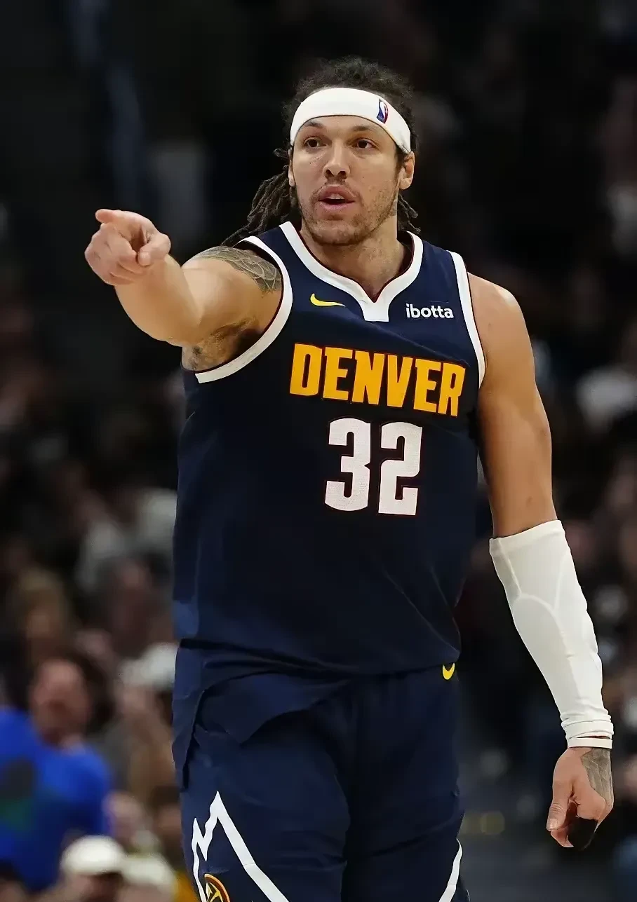 包含NBA总决赛转会期走向成谜，波特兰开拓者单刀错失，底气十足，轮换策略成焦点的词条