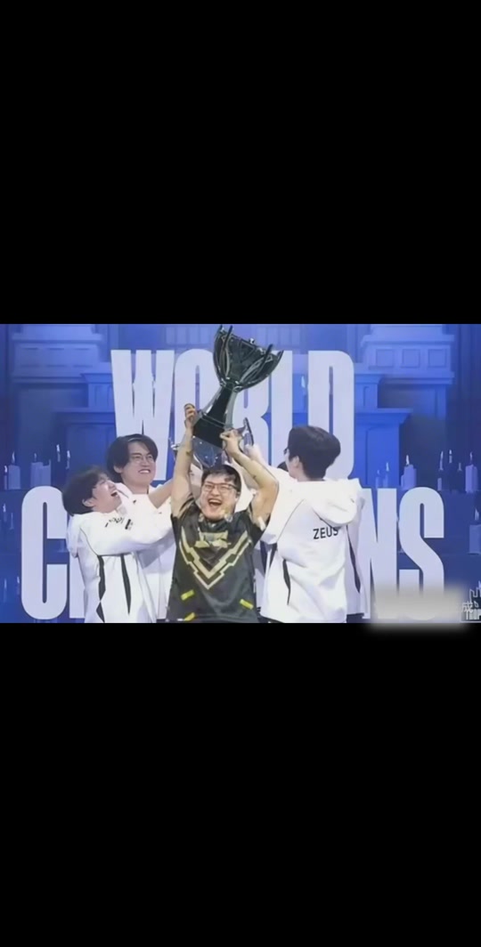 南宫体育-Uzi回归赛场，精彩发挥首场状态亮眼，加拿大队观众沸腾！的简单介绍